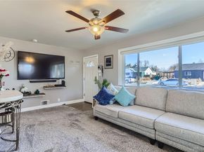 841 N OAKLAND Street, Aurora CO 80010