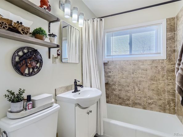841 N OAKLAND Street, Aurora CO 80010