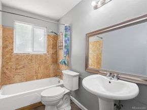 5542 Crown Boulevard, Denver CO 80239