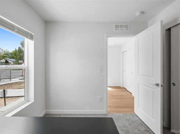1281 N Akron Street, Aurora CO 80010