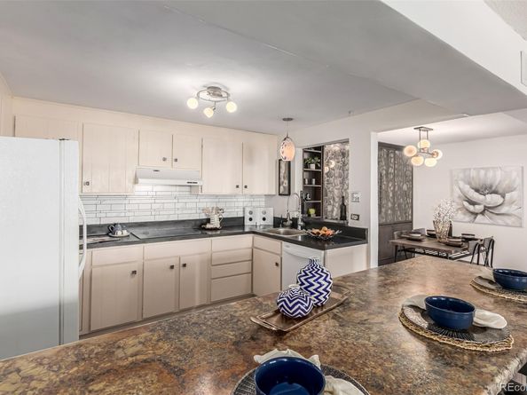 3131 E Alameda Avenue 2002, Denver CO 80209
