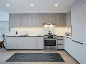 3 Court Square PH205, Queens NY 11101