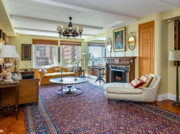 439 East 51st Street 7B, New York NY 10022