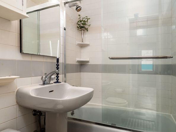 150 East 37th Street 10A, New York NY 10016