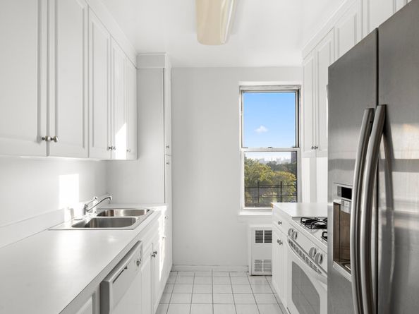 3512 Oxford Avenue 6C, Bronx NY 10463