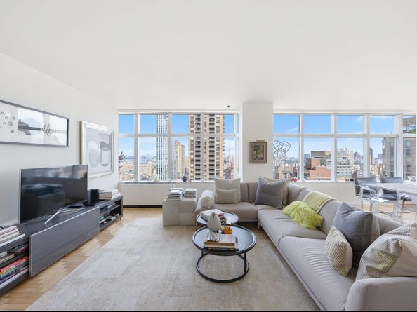 160 West 66th Street 32D, New York NY 10023