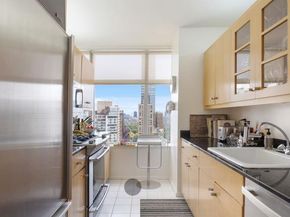 160 West 66th Street 32D, New York NY 10023