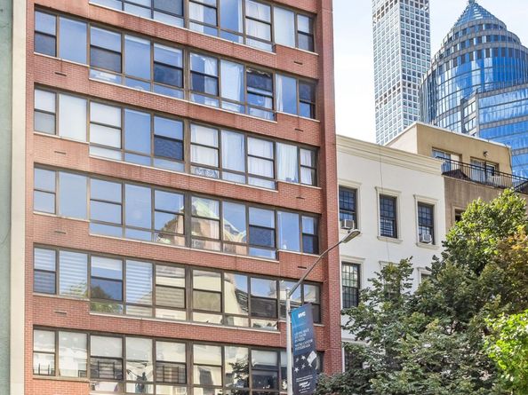 166 East 61st Street 8H, New York NY 10065