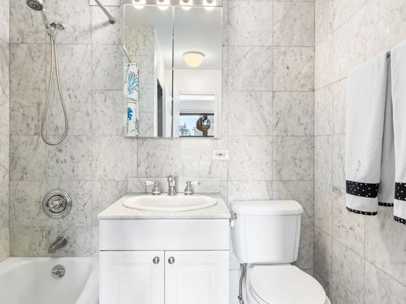 166 East 61st Street 8H, New York NY 10065