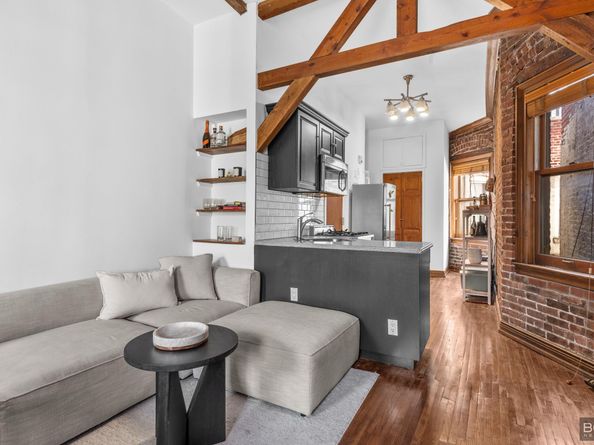 333 West 21st Street 4RW, New York NY 10011