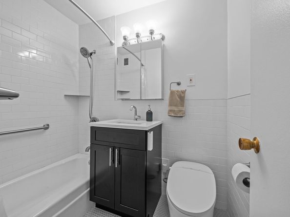 555 Kappock Street 19F, Bronx NY 10463