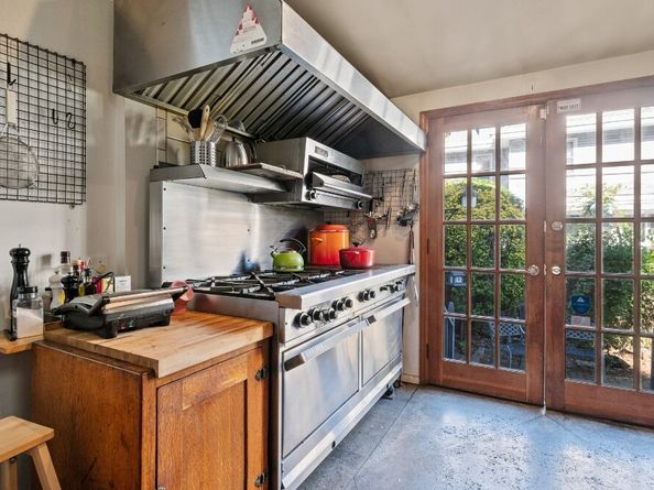 51 Dekoven Court, Brooklyn NY 11230