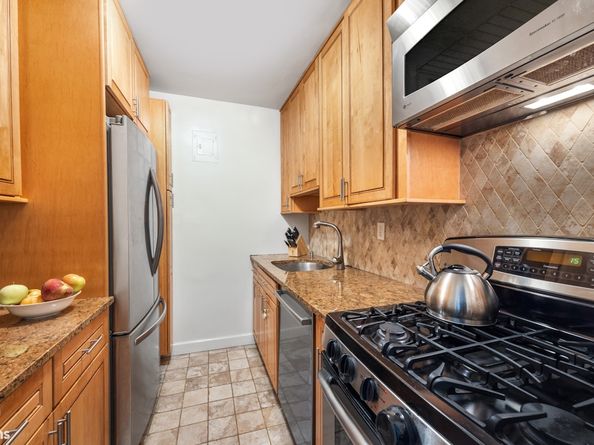 222 East 80th Street 6F, New York NY 10075