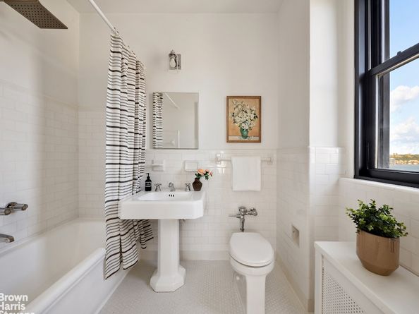 315 West 106th Street 11C, New York NY 10025