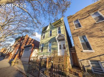 17-18 Decatur Street