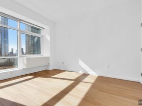 24-15 Queens Plaza N 10B, Queens NY 11101