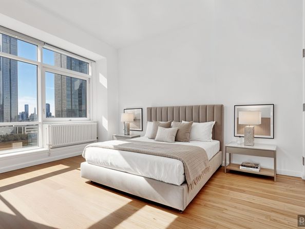 24-15 Queens Plaza N 10B, Queens NY 11101