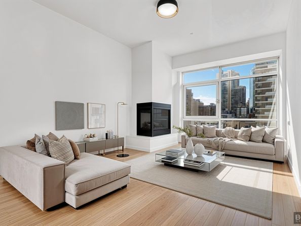 24-15 Queens Plaza N 10B, Queens NY 11101