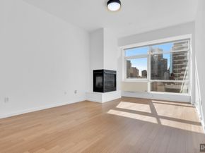 24-15 Queens Plaza N 10B, Queens NY 11101