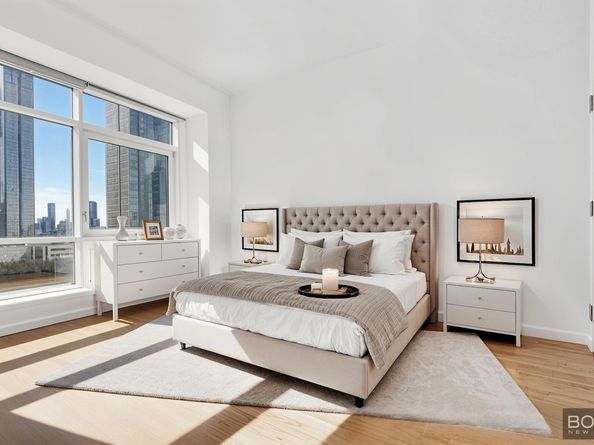 24-15 Queens Plaza N 10B, Queens NY 11101