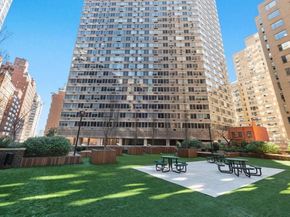 400 East 54th Street 14E, New York NY 10022