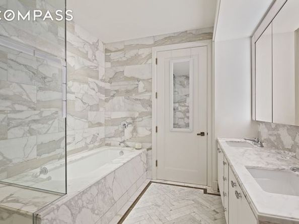 100 Barclay Street 17L, New York NY 10007