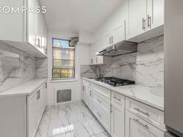 76-10 34th Avenue 2H, Queens NY 11372