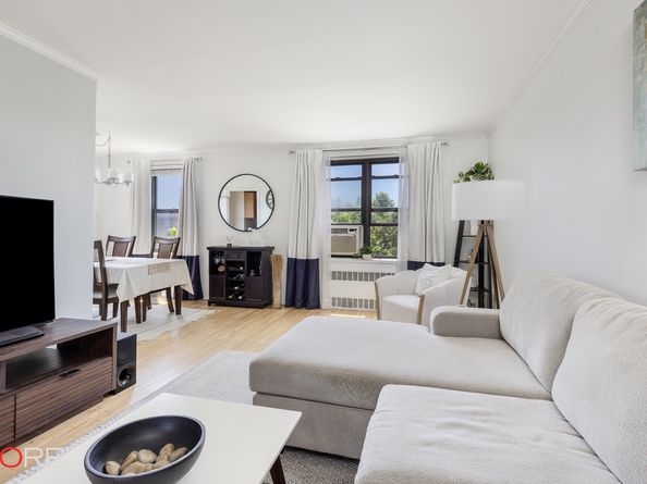 87-09 34th Avenue 6J, Queens NY 11372