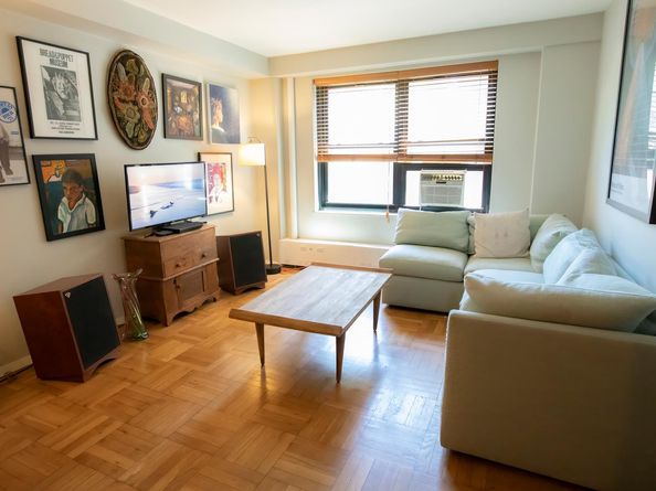 165 Clinton Avenue 2I, Brooklyn NY 11205
