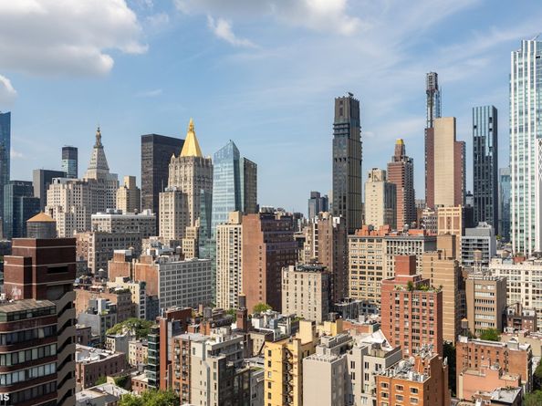 200 East 32nd Street 25B, New York NY 10016