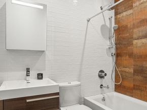 5-30 47th Avenue 3A, Queens NY 11101