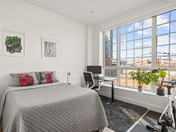 5-30 47th Avenue 3A, Queens NY 11101