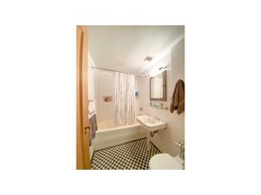405 West 23rd Street 5L, New York NY 10011