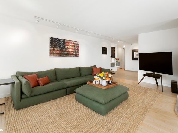 5 East 22nd Street 23C, New York NY 10010