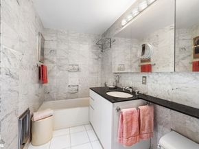 425 East 58th Street 25B, New York NY 10022