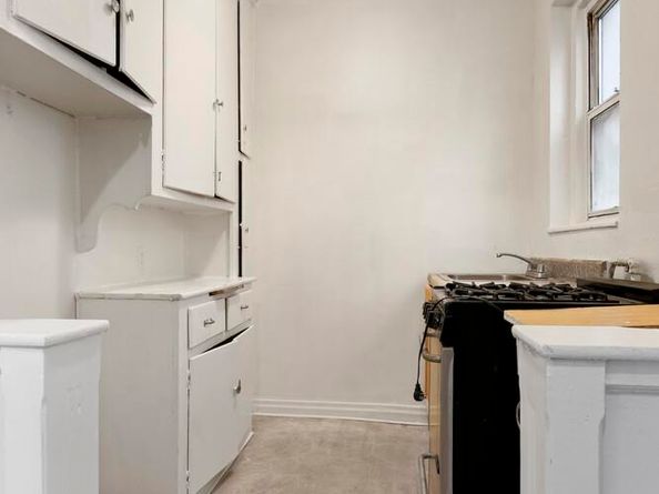 414 Albemarle Road 1D, Brooklyn NY 11218