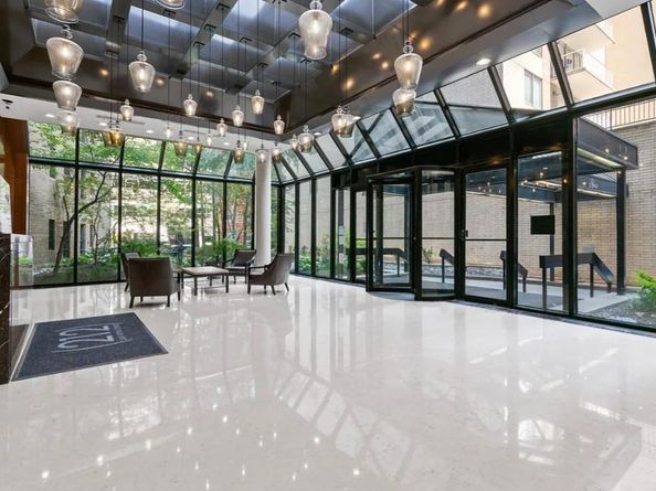 212 East 47th Street 6G, New York NY 10017