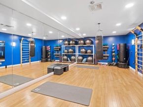212 East 47th Street 6G, New York NY 10017