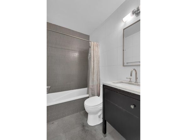 212 East 47th Street 6G, New York NY 10017