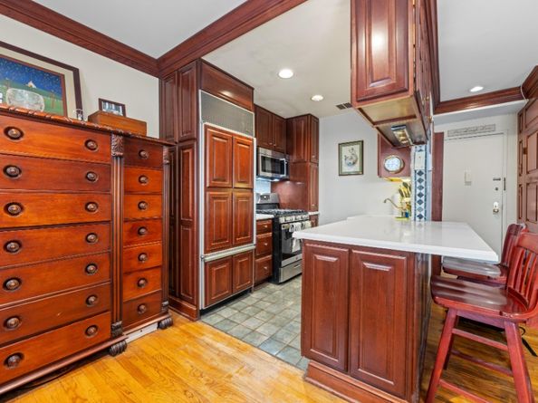 34 West 74th Street PHB, New York NY 10023