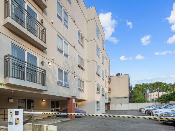 63-34 Fresh Pond Road 3G, Queens NY 11385
