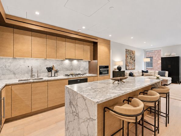 215 West 28th Street 6A, New York NY 10001