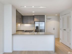 52 Innes Court 308, San Francisco CA 94124