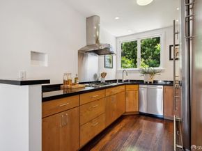 17 Paradise Avenue, San Francisco CA 94131