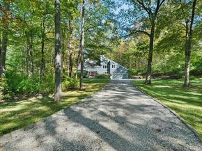 90 Old Stagecoach Road, Redding CT 06896