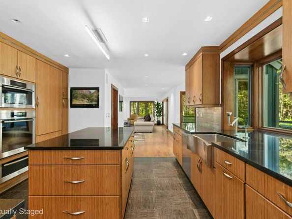 90 Old Stagecoach Road, Redding CT 06896