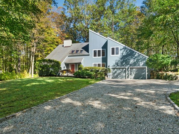 90 Old Stagecoach Road, Redding CT 06896