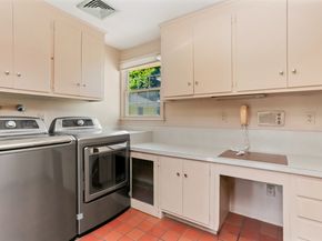 81 Plymouth Avenue, Trumbull CT 06611