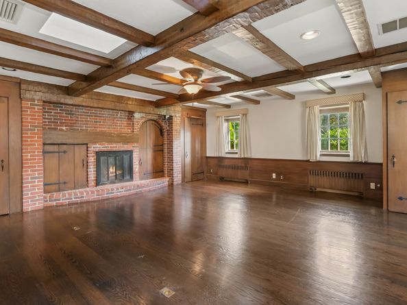 81 Plymouth Avenue, Trumbull CT 06611