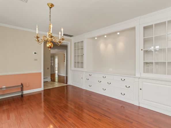 81 Plymouth Avenue, Trumbull CT 06611